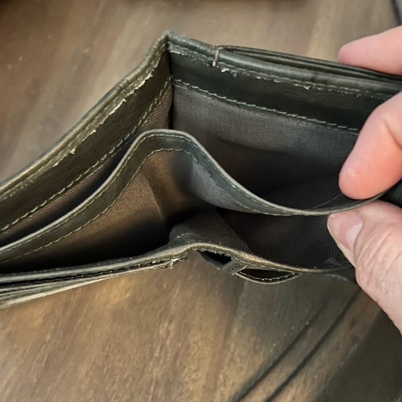 Dark green leather wallet. - Picture 5 of 6